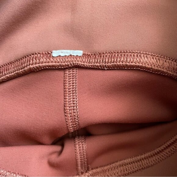 Lululemon SIZE 4 Instill HR High rise leggings 25” in Ancient Copper - Picture 5 of 7